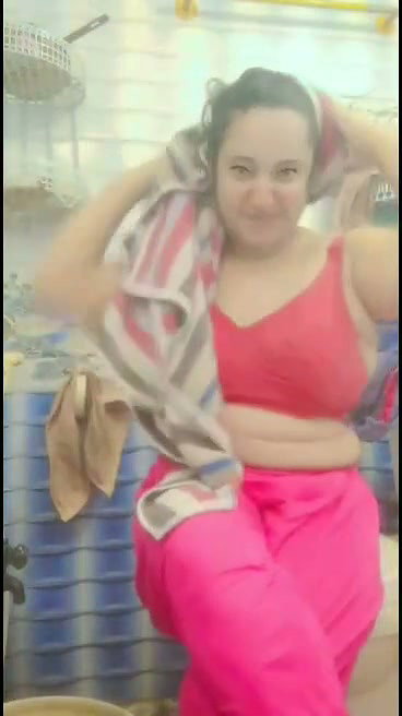 Bhabhi showing her boobs to lover