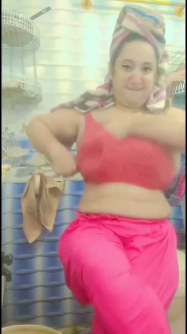 Bhabhi showing her boobs to lover
