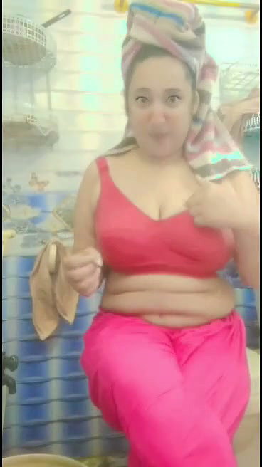Bhabhi showing her boobs to lover