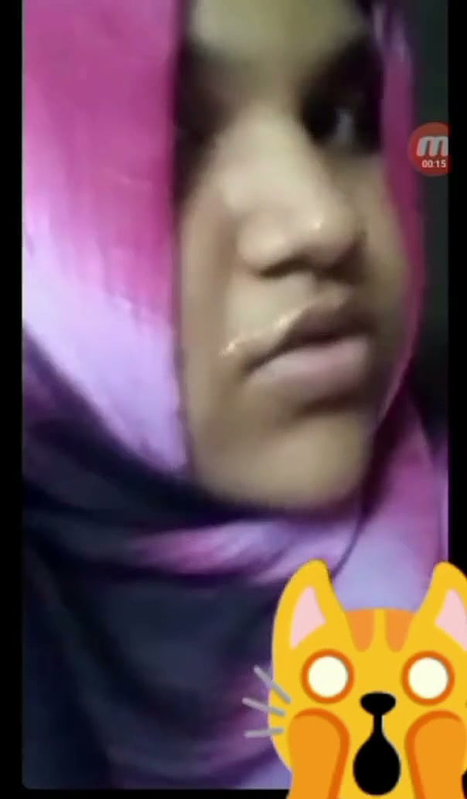 Hijabi Tanker Girl Showing On Video Call