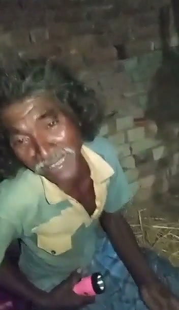 Old berger licking pussy of aunty for money