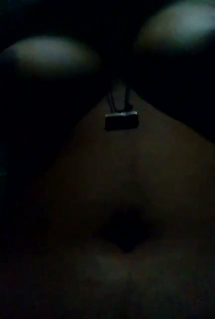 Aunty closely show her naked body