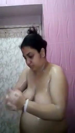 Huge boobs bhabhi taking bath