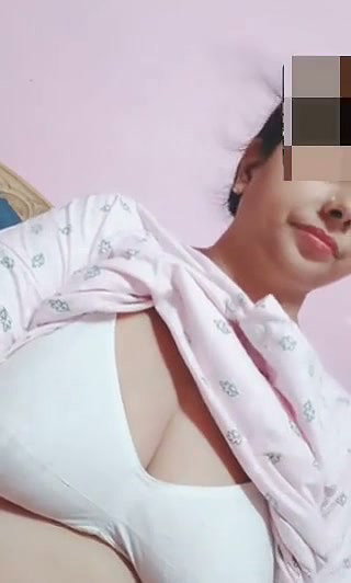 Big Boobs Bhabhi Showing On Video Call
