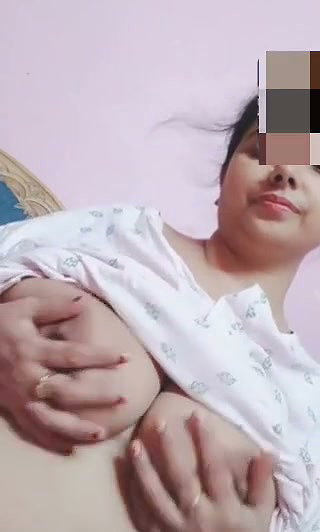 Big Boobs Bhabhi Showing On Video Call