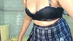 Indian girl bathing  show her ass