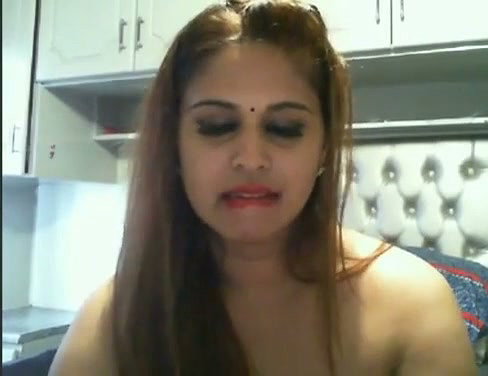 Puja aunty Fingering on live