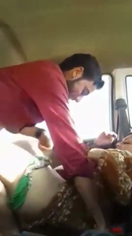 Pakistani girl Giving Blowjob Fucking With Lover Inside Car