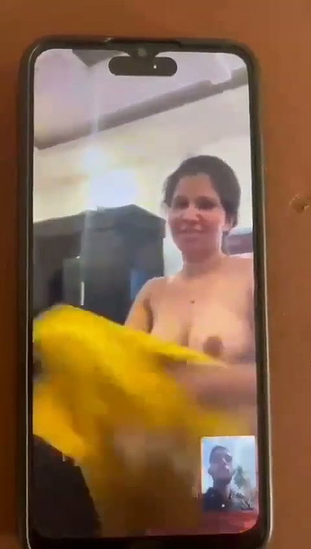 Boyfriend seeing her gf nude