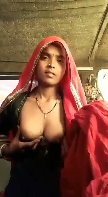 Village aunty show her boobs