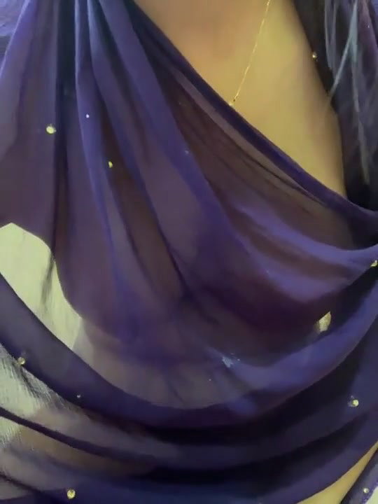 Sexy hot girl showing her nude body  Fingering hard on live
