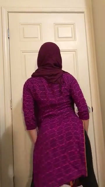Indian Hijabi Girl Showing boobs  ass