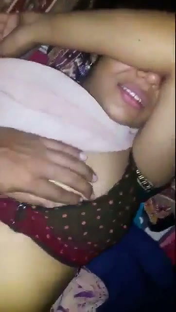 Neighbor uncle show her bhabhi pussy