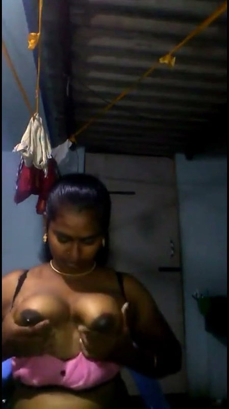 Tamil Aunty pressing and rubing her boobs