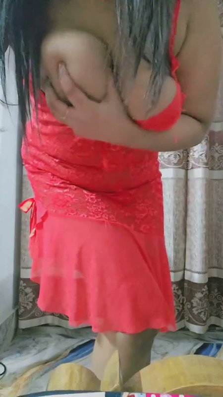Aunty show her huge boobs  pussy