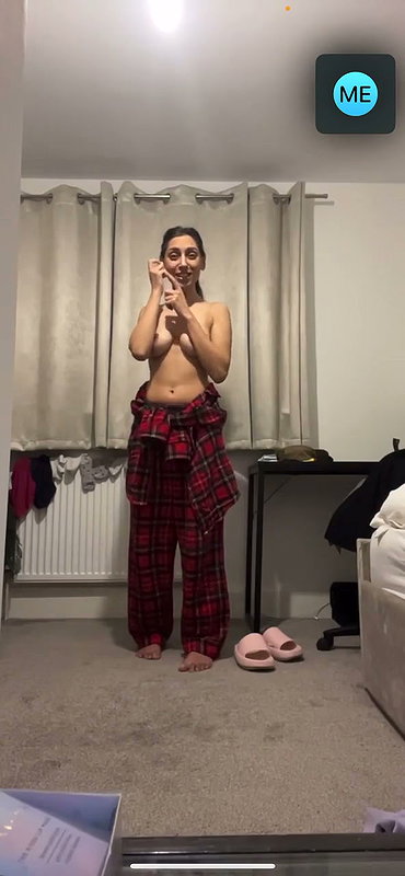 Desi babe showing her body on facetime