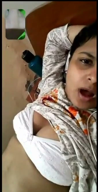 Girl show her boobs on video call