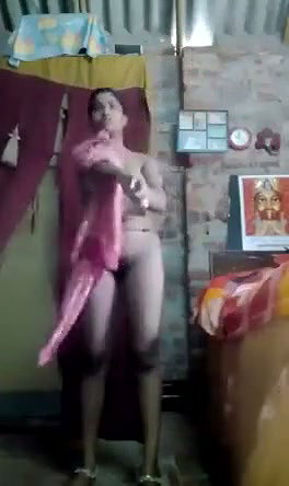 Village newly married bhabhi show her beautiful body