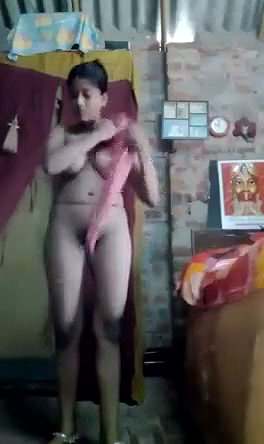 Village newly married bhabhi show her beautiful body