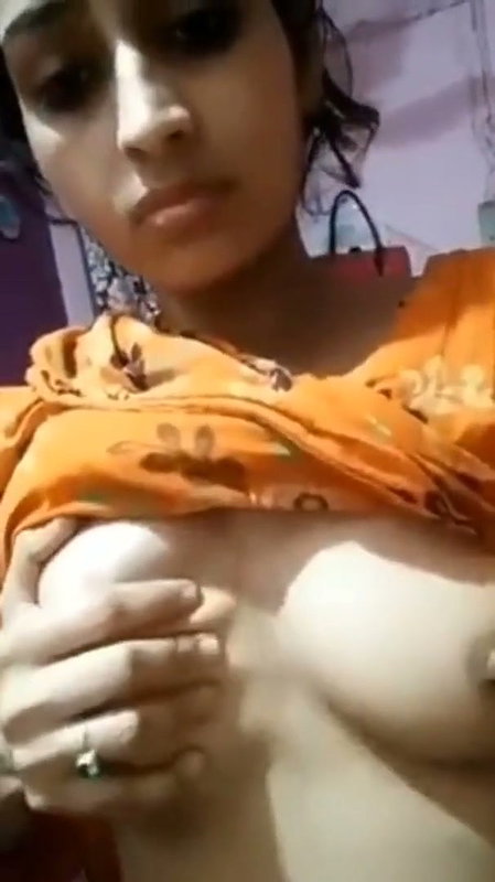 Sexy hot girl show her wet pussy