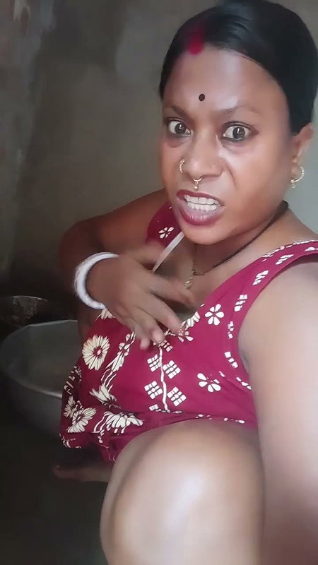 Desi village bhabi caught