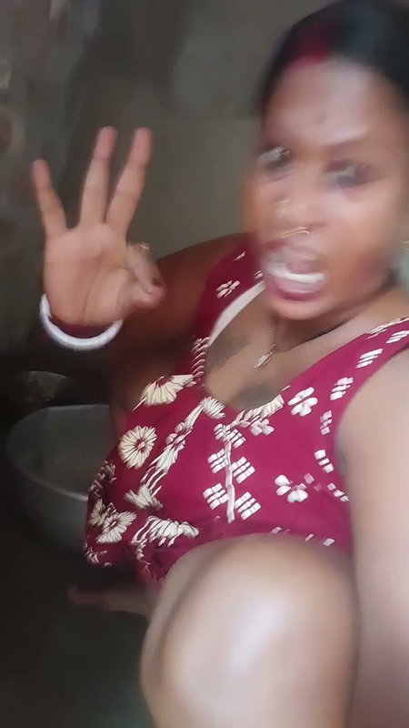 Desi village bhabi caught