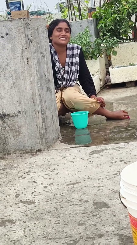 Desi sexy bhabi pee