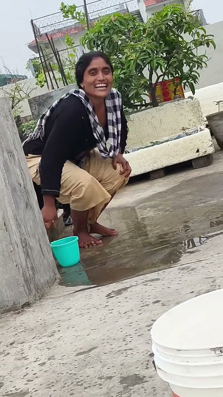 Desi sexy bhabi pee