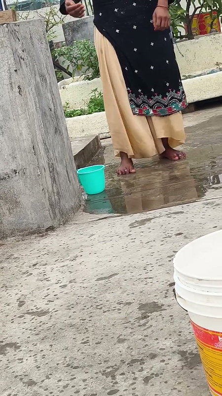 Desi sexy bhabi pee