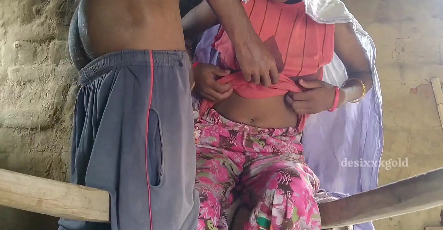 Step Father Ne Sex Karke Meri Chut Suja Di