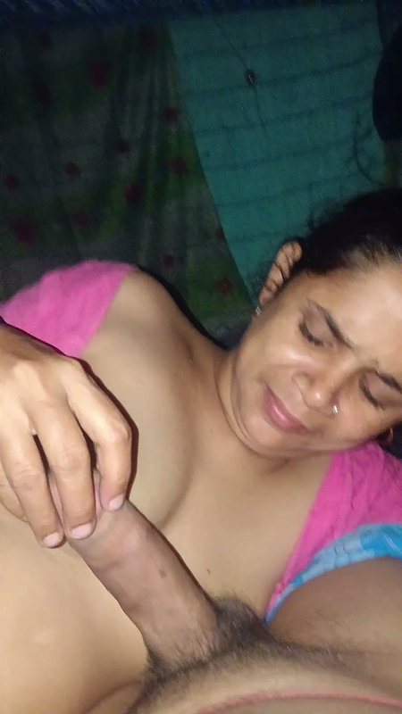 Desi Boudi Sucking
