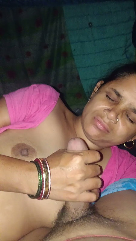 Desi Boudi Sucking