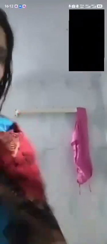 shalwar girl boob dikhayi