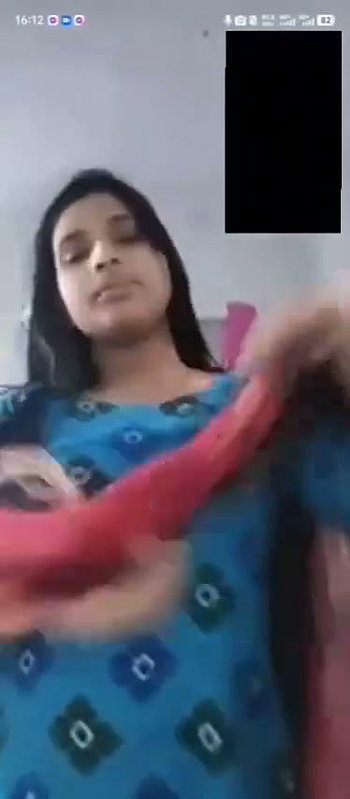 shalwar girl boob dikhayi