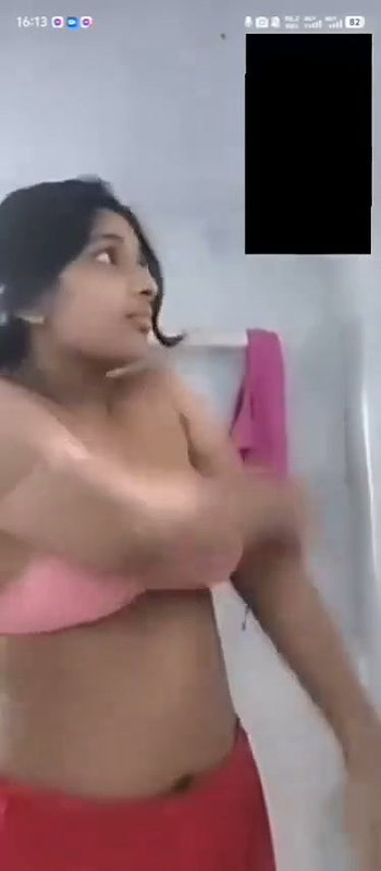 shalwar girl boob dikhayi