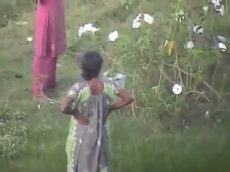 Desi Indian Pooping Voyeur