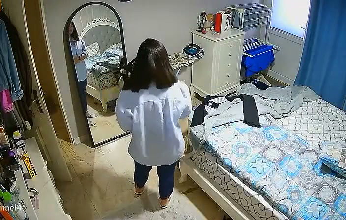 1000218558