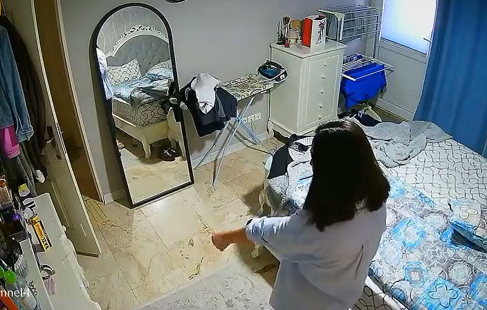 1000218558