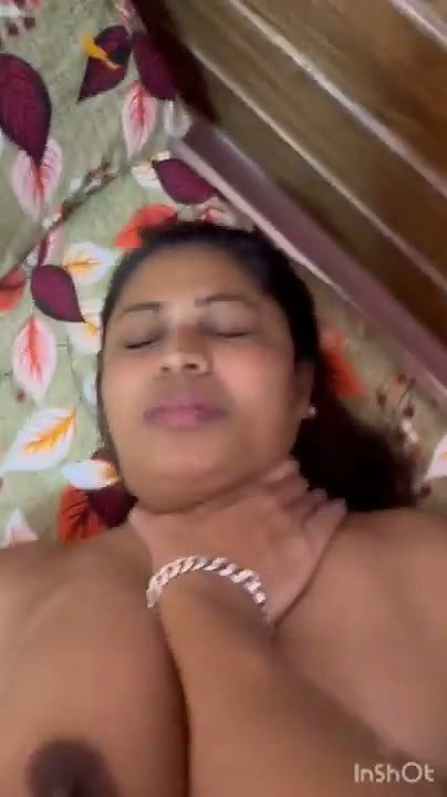 Sexy Big Boobs Desi Bitch Loves Sex