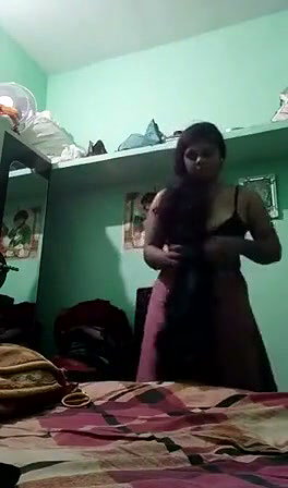 Sexy girl undress show her hot figure