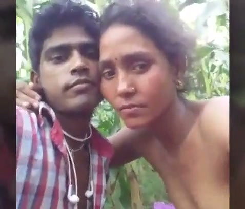 Village bhabhi devar enjoying outside