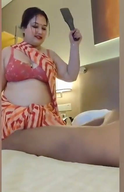 Gujarati housewife giving Handjob