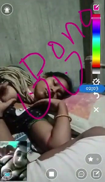 Village slim aunty show her boobs on live
