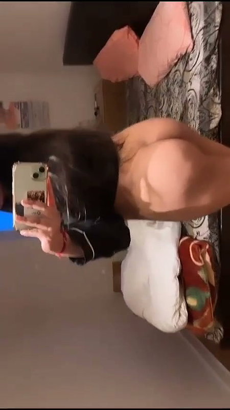 Aunty show her boobs ass