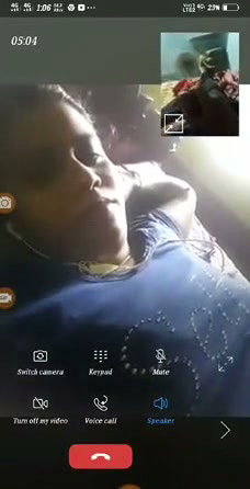 Aunty show her boobs on vc