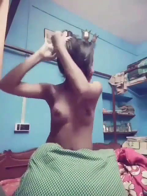 Sweet sexy hot girl show her fully nude body