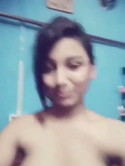 Sweet sexy hot girl show her fully nude body