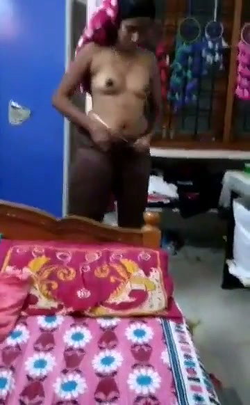 Tamil aunty wearing cloth