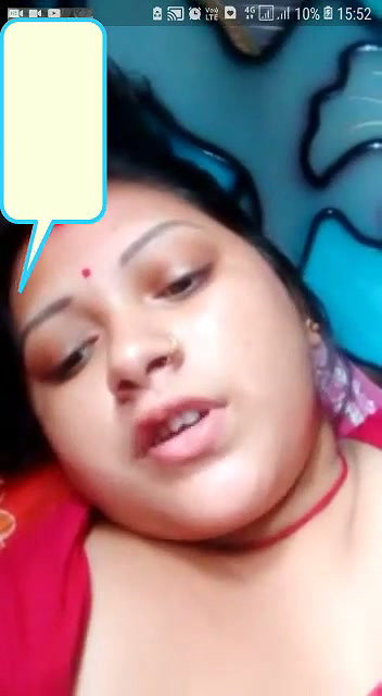 Sexy hot bhabhi show her sweet boobs
