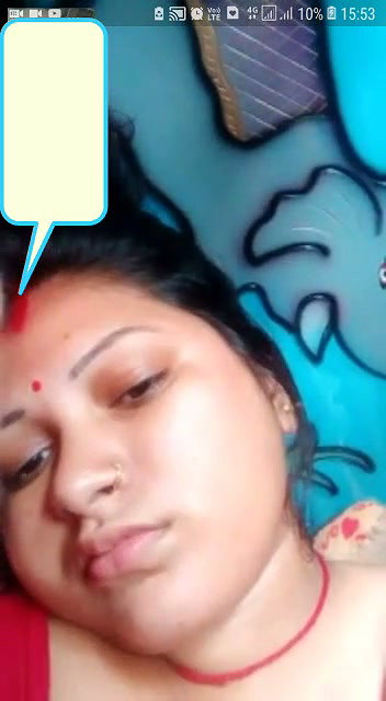 Sexy hot bhabhi show her sweet boobs